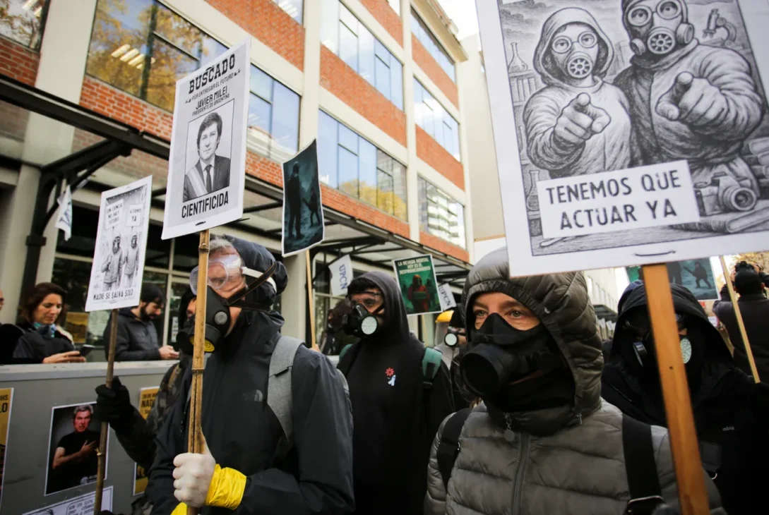 La estrategia en la lucha contra el cientificidio